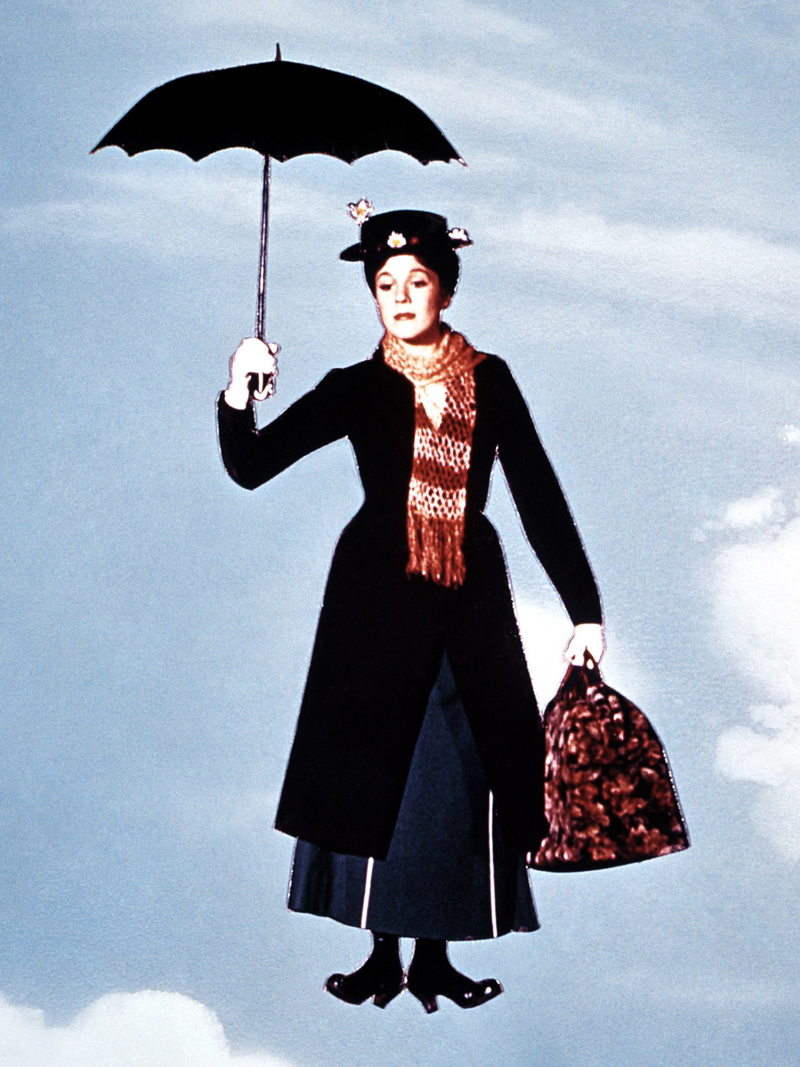 Illustration for article titled How Does Emily Blunt's Mary Poppins Compare to the Original?